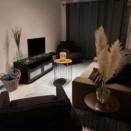 Appartement Rdc Plein Centre Avec Terrasse Visé エクステリア 写真