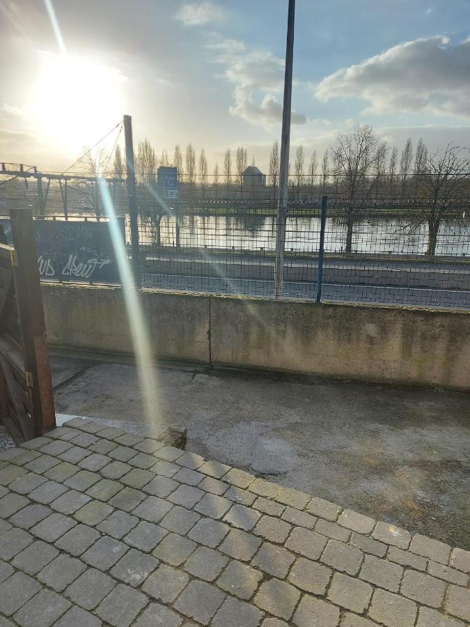 Appartement Rdc Plein Centre Avec Terrasse Visé エクステリア 写真